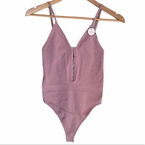 🌈 3/$25 NWT Forever 21 Ribbed Seamless Bodysuit - Small/Medium